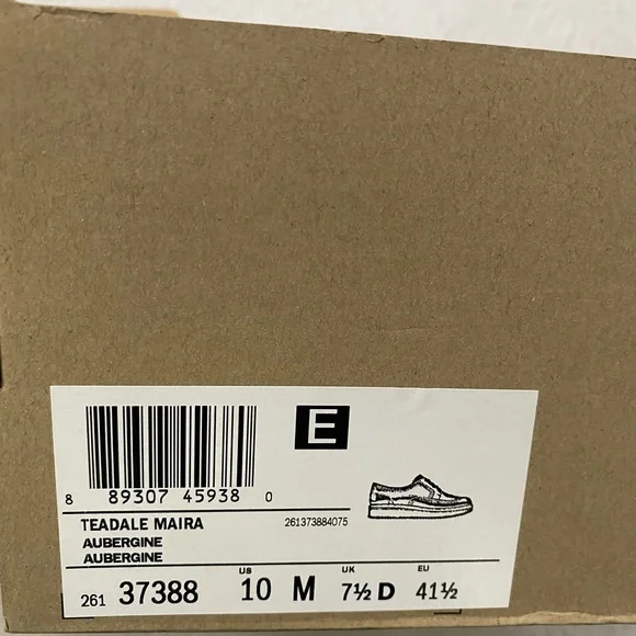 Ladies’ Oxfords by Clarks - Picture 6 of 14